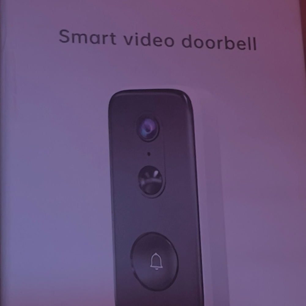 Smart Video Doorbell in White & Black